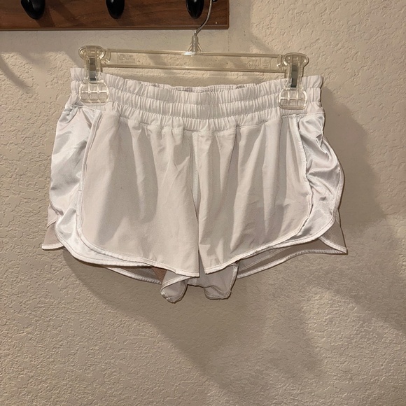 lululemon athletica Pants - Lululemon hotty hot shorts